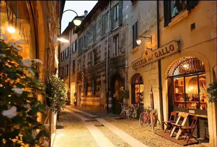 Flat In Como Near To The Lake 0*,  איטליה